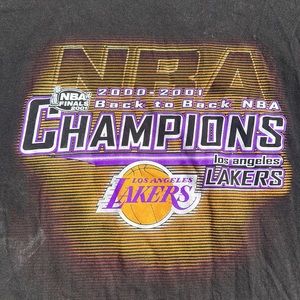 Lee Sport LA Lakers 2000-2001 Back to Back Championship tee Team line up XXL